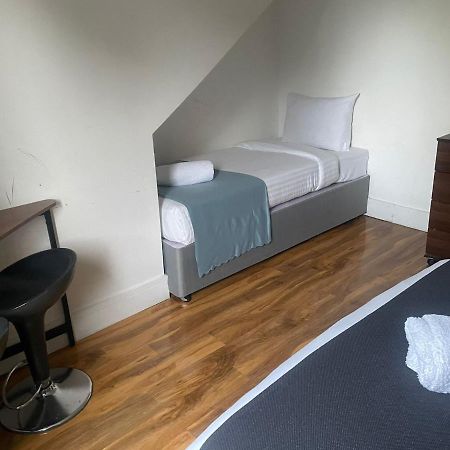 Sw16 Norbury Guesthouse London Exterior photo